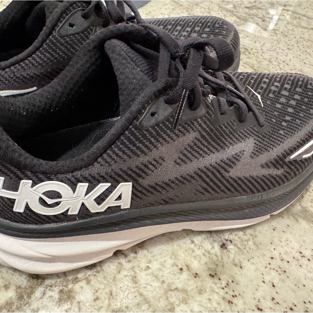 Hoka clifton 9 shoes